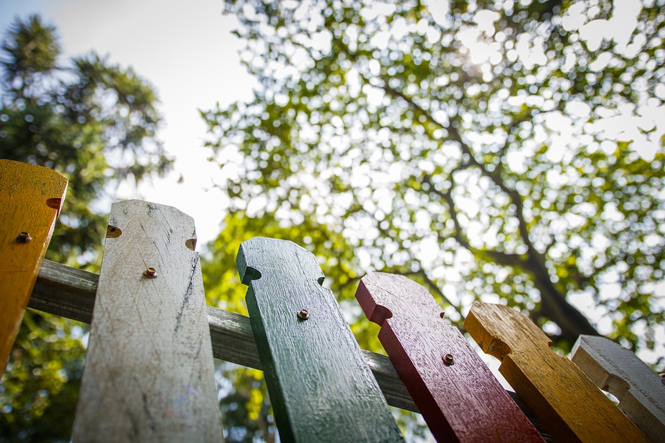 Błyskawiczny jest montaż ogrodzeń panelowych